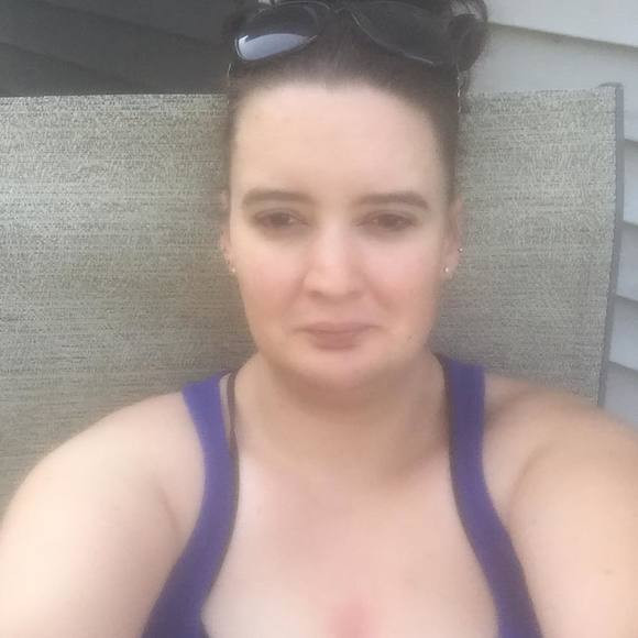 Meet your Posher, Lori - Picture 1 of 1